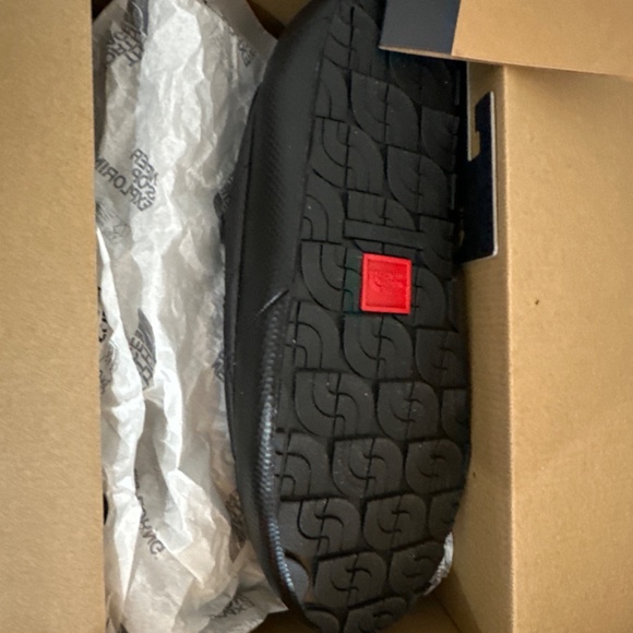 Shoes - Picture 2 of 5